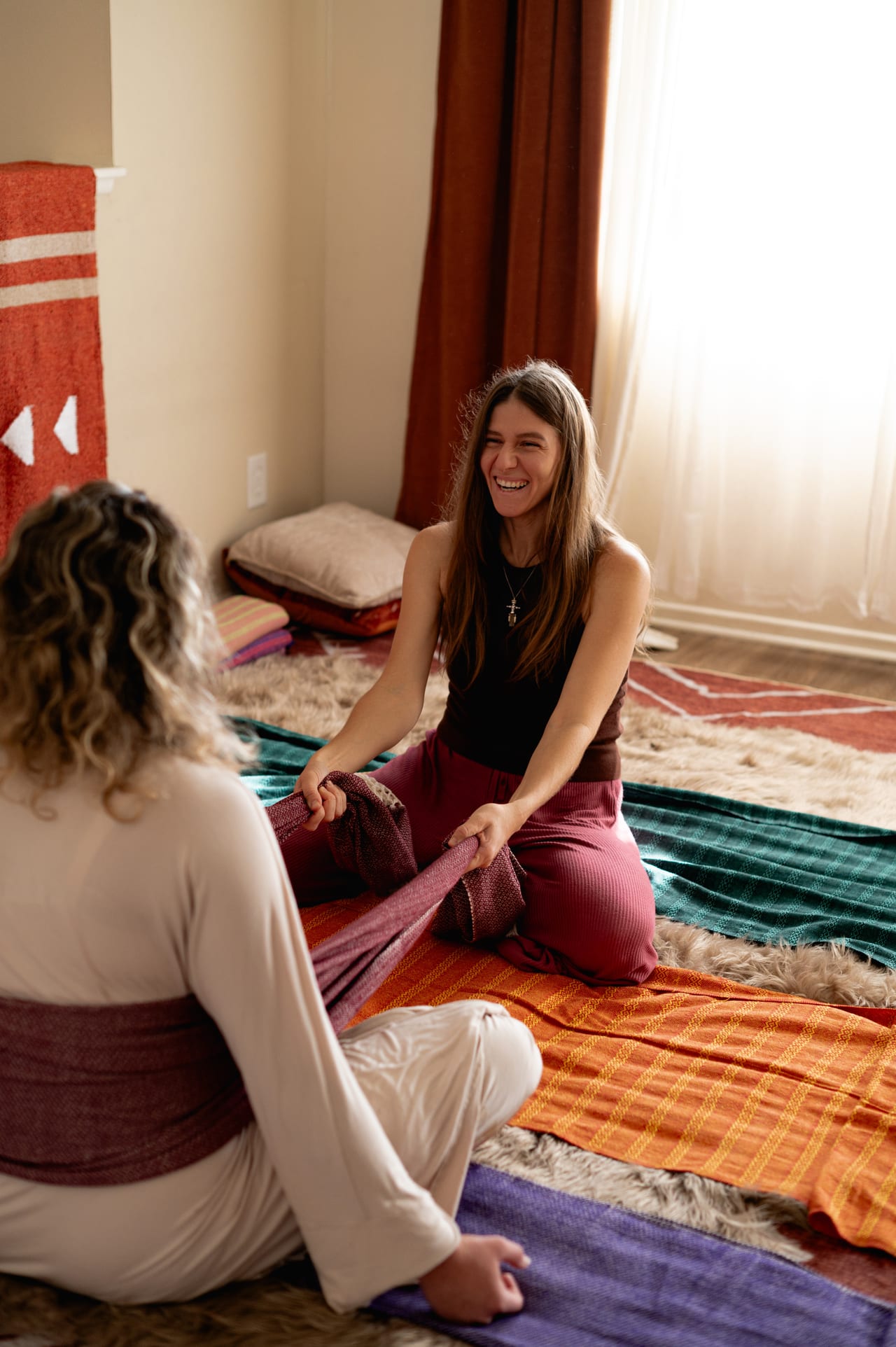 Rebozo shawl supporting the body during massage